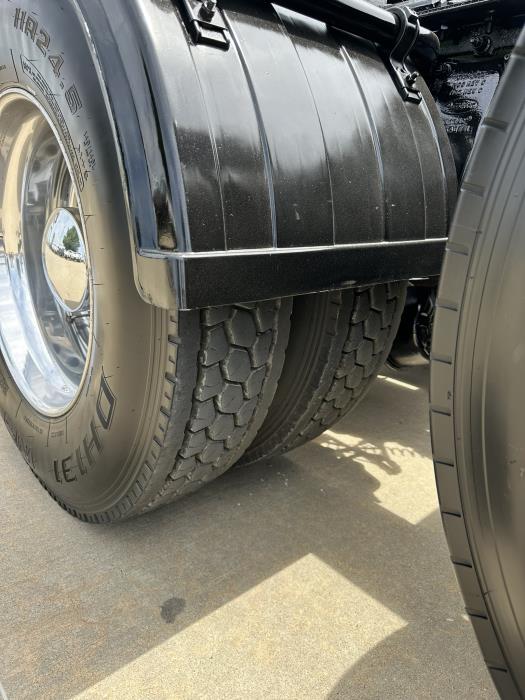 2021 Peterbilt 567-19