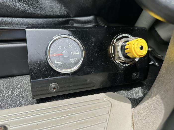 2021 Peterbilt 567-12