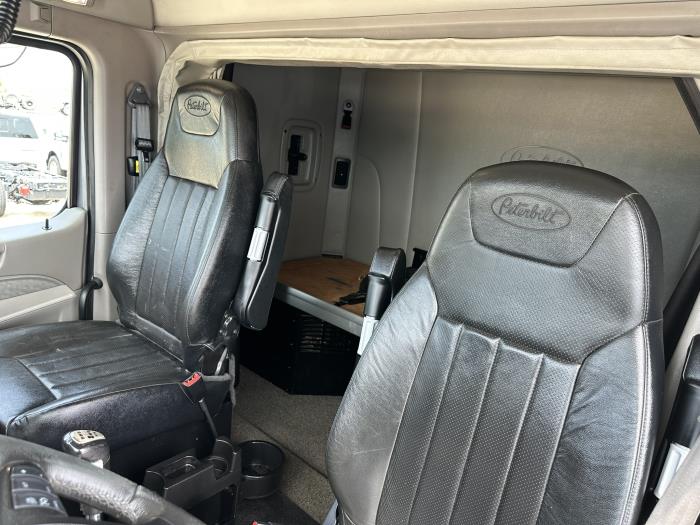 2021 Peterbilt 567-10