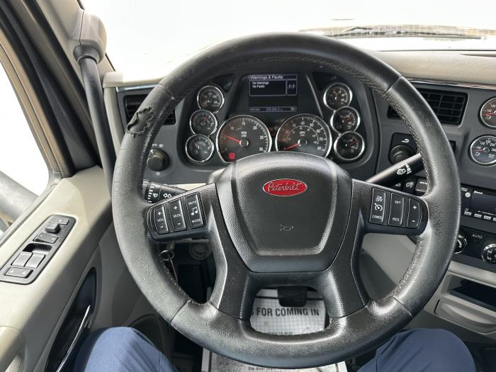 2021 Peterbilt 567-8