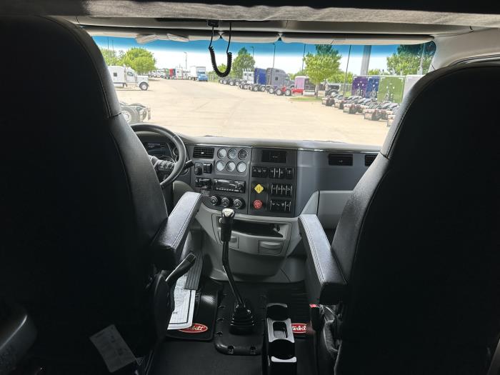 2021 Peterbilt 567-13