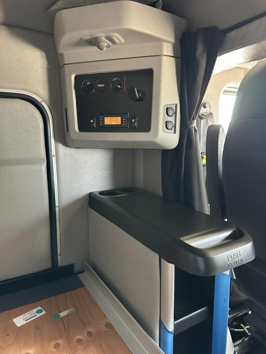 2021 Peterbilt 567-14