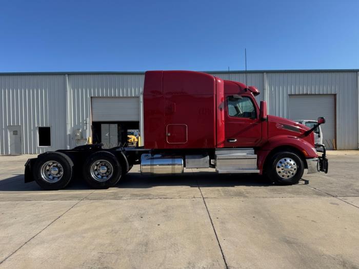 2022 Peterbilt 579-4