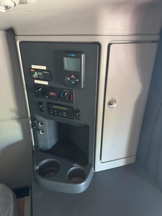 2022 Peterbilt 579-29