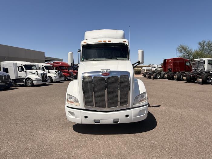 2022 Peterbilt 579-8