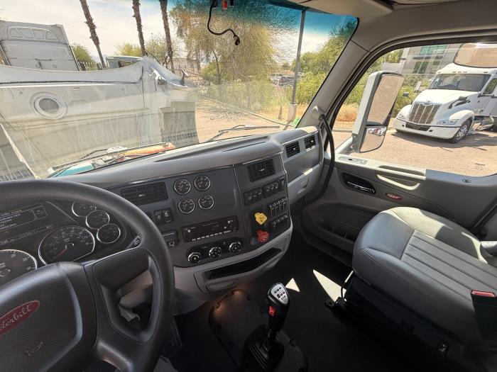 2022 Peterbilt 579-12