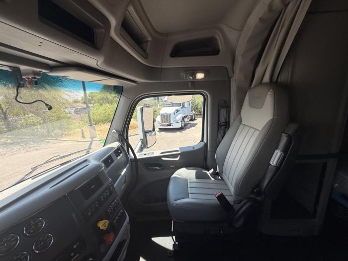 2022 Peterbilt 579-13