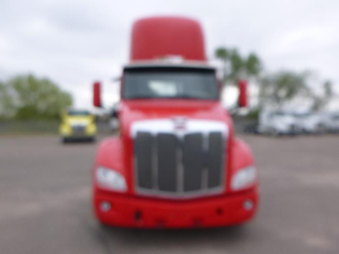 2020 Peterbilt 579-2