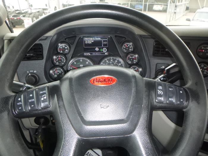 2020 Peterbilt 579-17