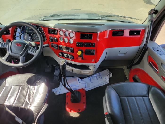 2021 Peterbilt 579-18
