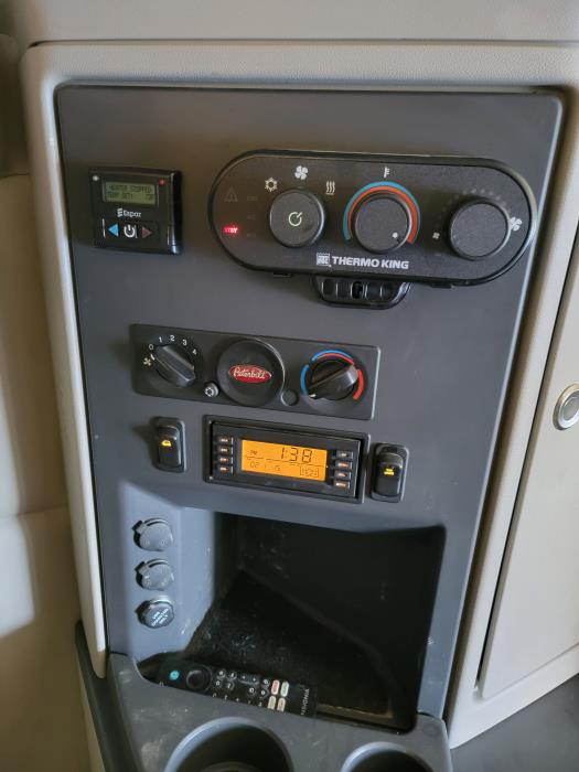 2021 Peterbilt 579-24