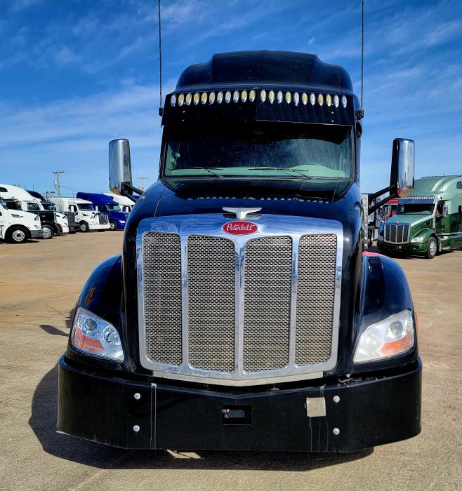 2021 Peterbilt 579-8