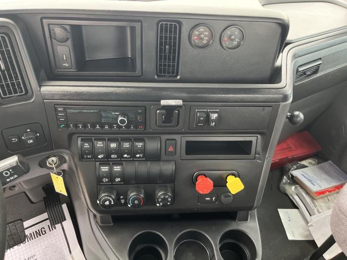 2022 International LT625-13