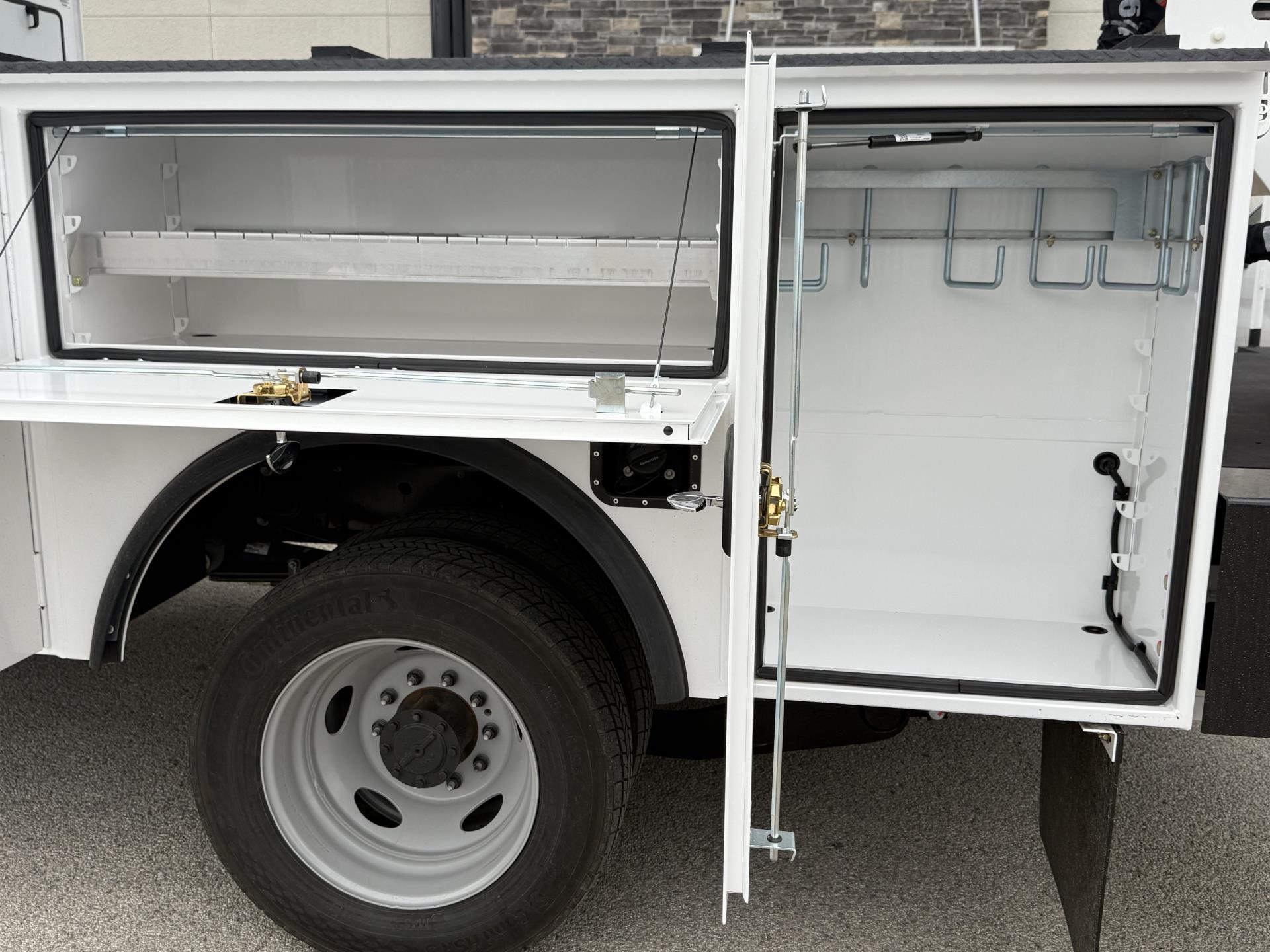 New 2026 Ford F-550 - photo 12