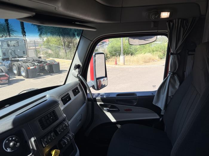 2022 Peterbilt 579-10