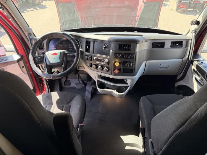 2022 Peterbilt 579-12