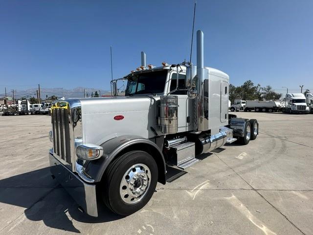 2020 Peterbilt 389-10