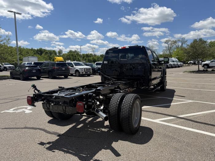 2026 Ford F-550-3