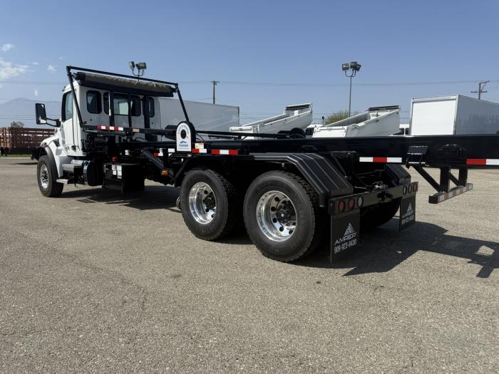 2026 Peterbilt 548-7