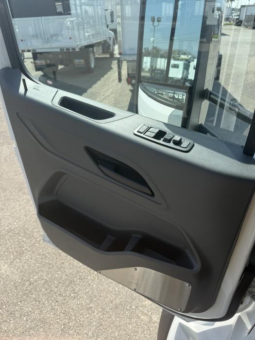 2026 Peterbilt 548-17