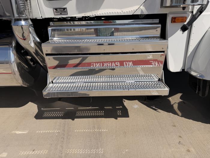 2027 Peterbilt 589-18