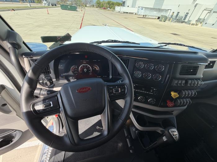 2027 Peterbilt 589-21