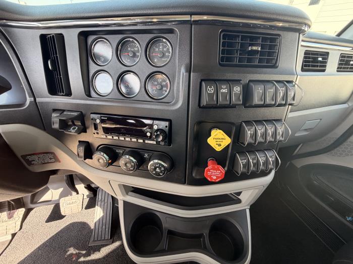 2027 Peterbilt 589-22