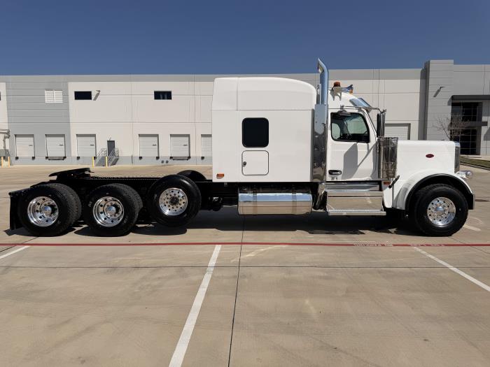 2027 Peterbilt 589-3