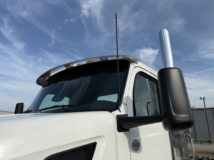 2027 Peterbilt 567-12