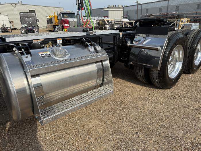 2027 Peterbilt 567-18