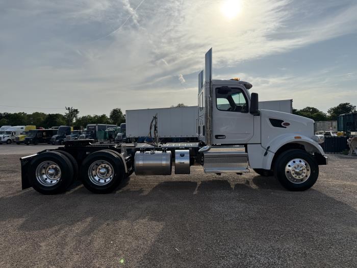 2027 Peterbilt 567-8