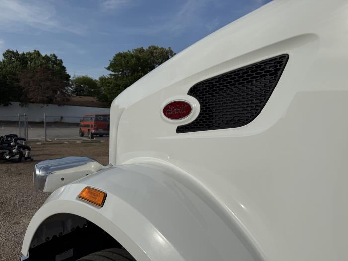 2027 Peterbilt 567-13