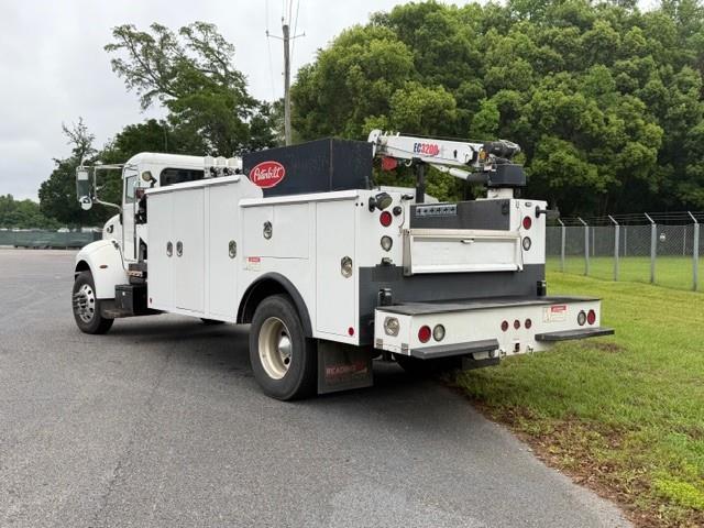 2010 Peterbilt 335-5
