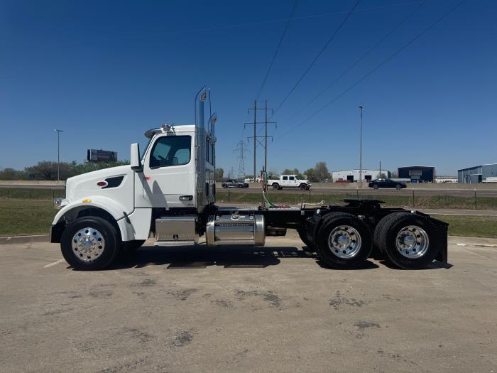2027 Peterbilt 567-1