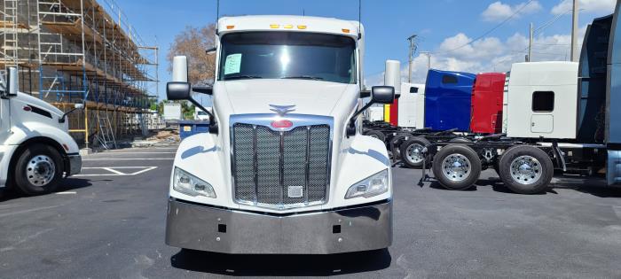 2022 Peterbilt 579-1