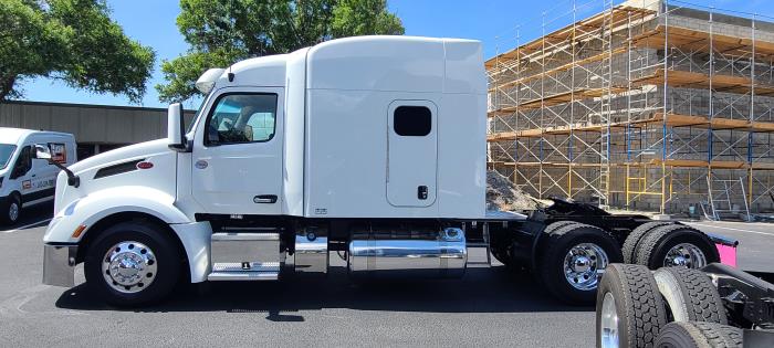 2022 Peterbilt 579-2