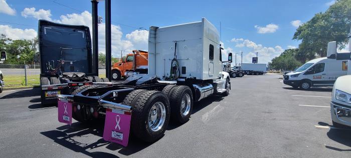 2022 Peterbilt 579-6
