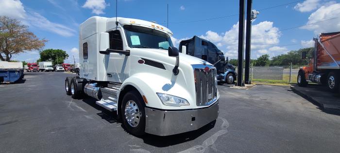 2022 Peterbilt 579-9