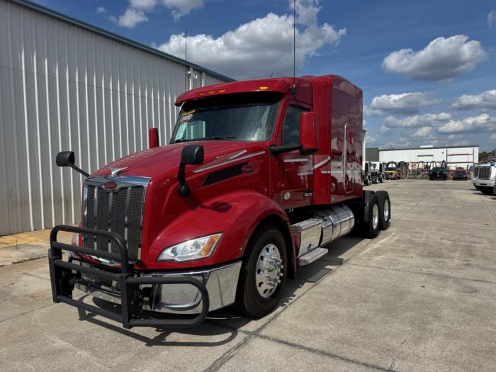2022 Peterbilt 579-0
