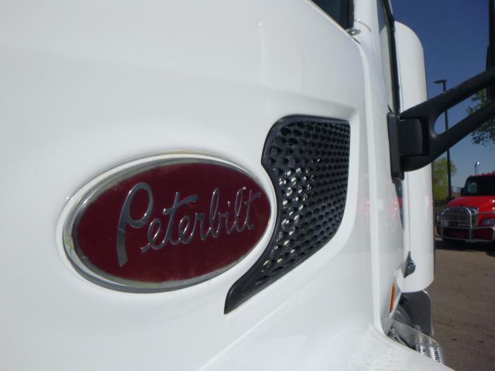 2021 Peterbilt 579-9