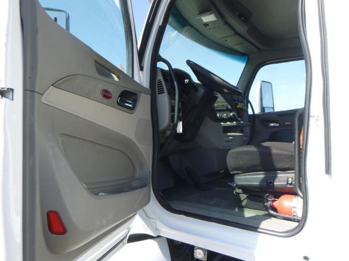 2021 Peterbilt 579-18