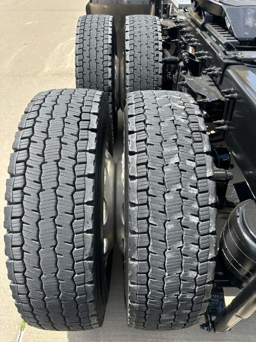 2025 Peterbilt 589-16