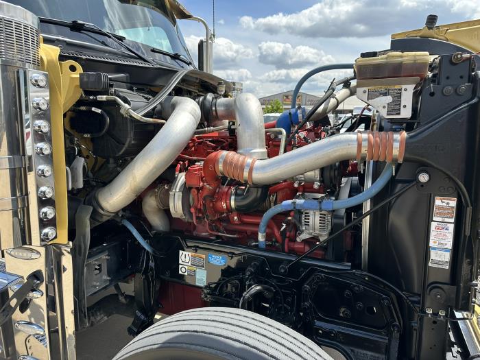 2025 Peterbilt 589-15