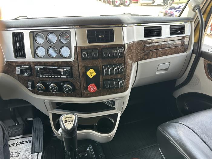2025 Peterbilt 589-9