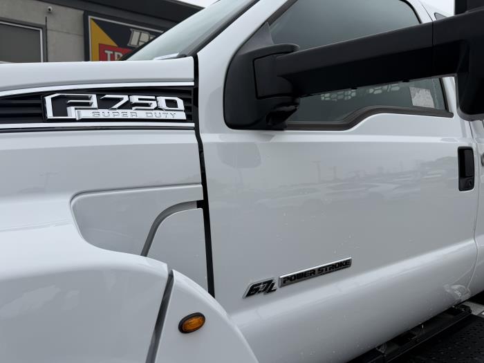 2026 Ford F-750-8
