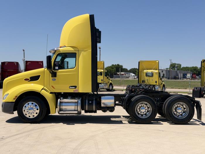 2021 Peterbilt 579-8