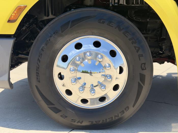 2021 Peterbilt 579-9
