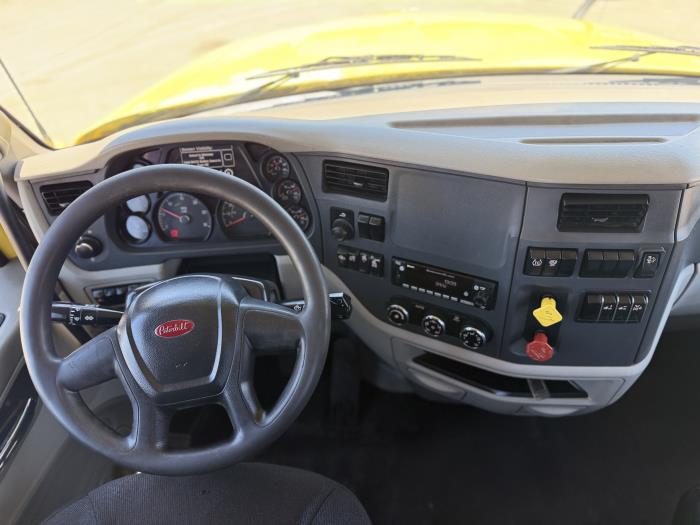 2021 Peterbilt 579-22