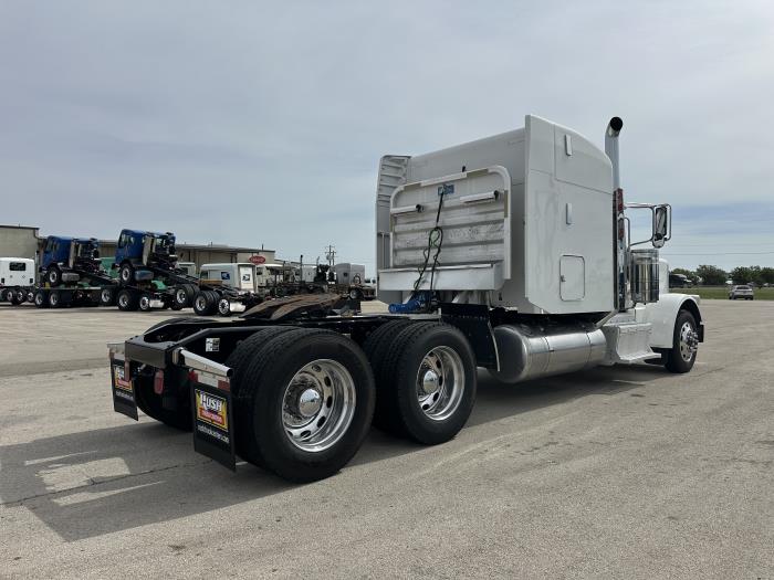 2016 Peterbilt 389-7