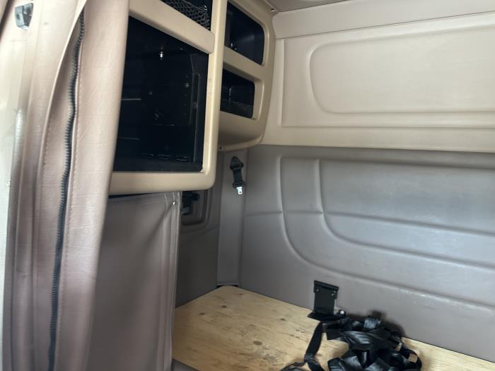 2016 Peterbilt 389-12